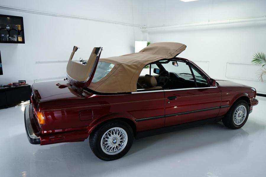 BMW 325i Convertible (Calypso Red) 1990 года  (фото 70 из 190)